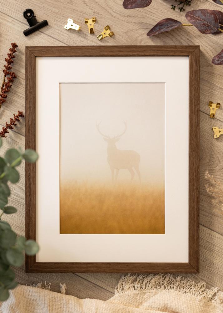 Ramă Hermes Nuc 70x90 cm - Paspartuuri Alb 55x70 cm