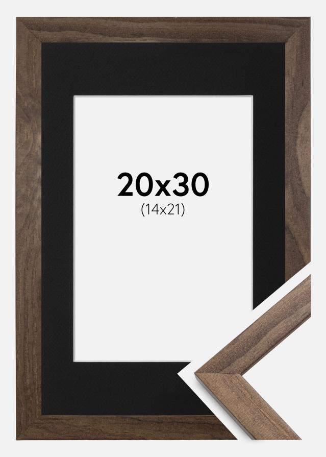Ramă Stilată Nuc 20x30 cm - Paspartu Negru 15x22 cm