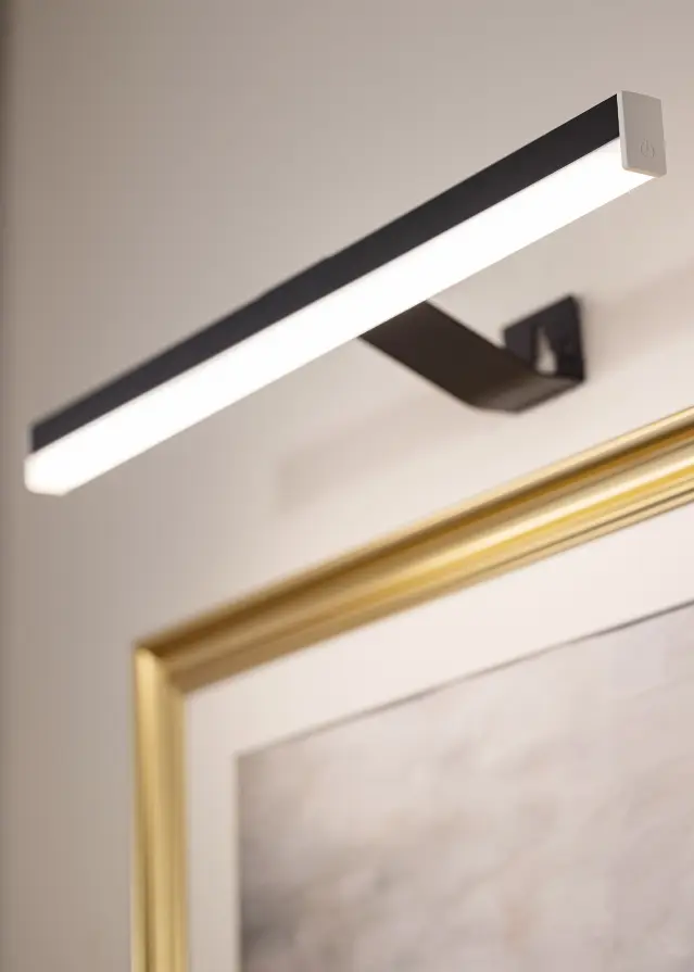 KAILA Radiate Ramă-empowered Tavelbelysning 55 cm - Negru