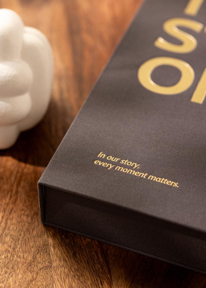 KAILA THE STORY OF US Creme - Coffee Table Photo Album (60 Negre Sidor)