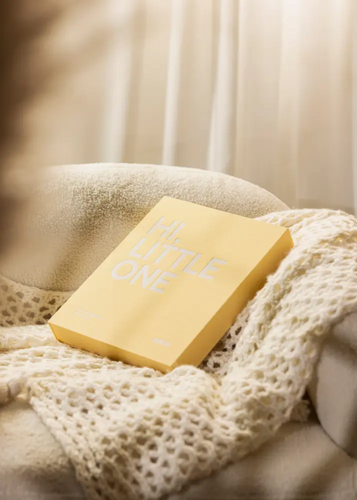 KAILA HI LITTLE ONE Yellow - Coffee Table Photo Album (60 Negre Pagini)