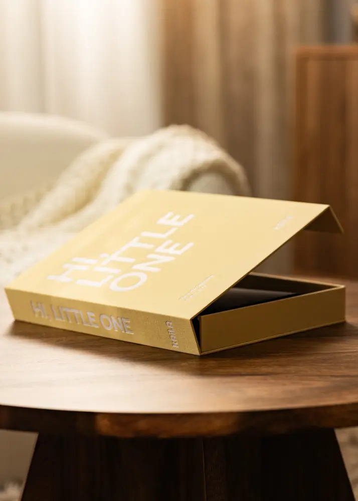 KAILA HI LITTLE ONE Yellow - Coffee Table Photo Album (60 Negre Pagini)