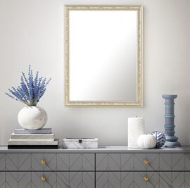 Oglindă din argintiu în hol